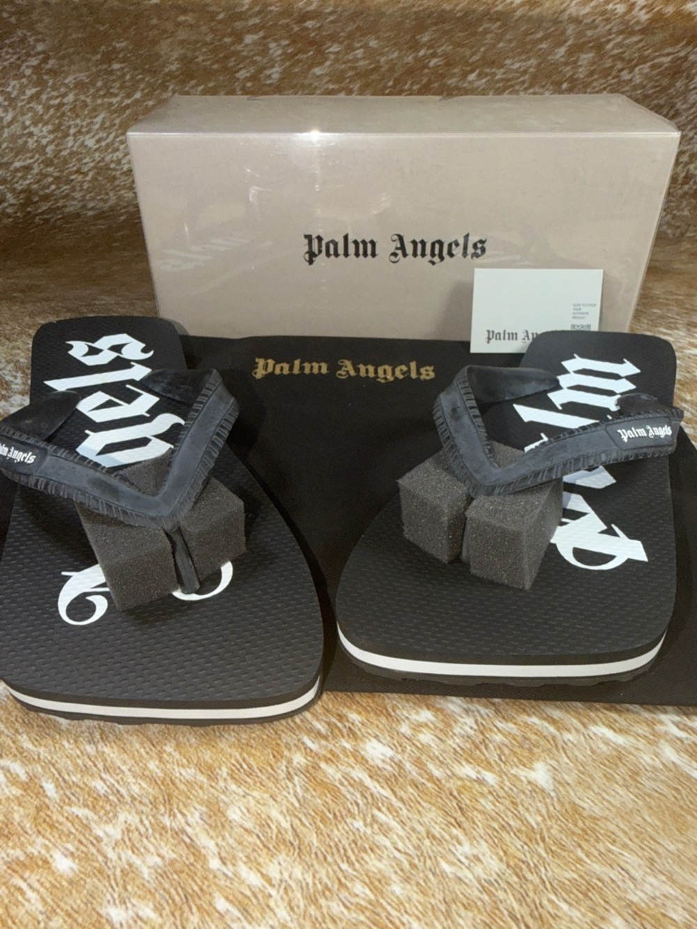NIB Authentic Men’s Palm Angels Black Logo Flip Flops Sz 40 / US Men’s sz 8 - Picture 2 of 10